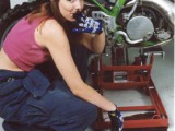 256_02-suzanne-mechanic-b