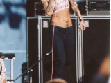 088_04-bifnaked